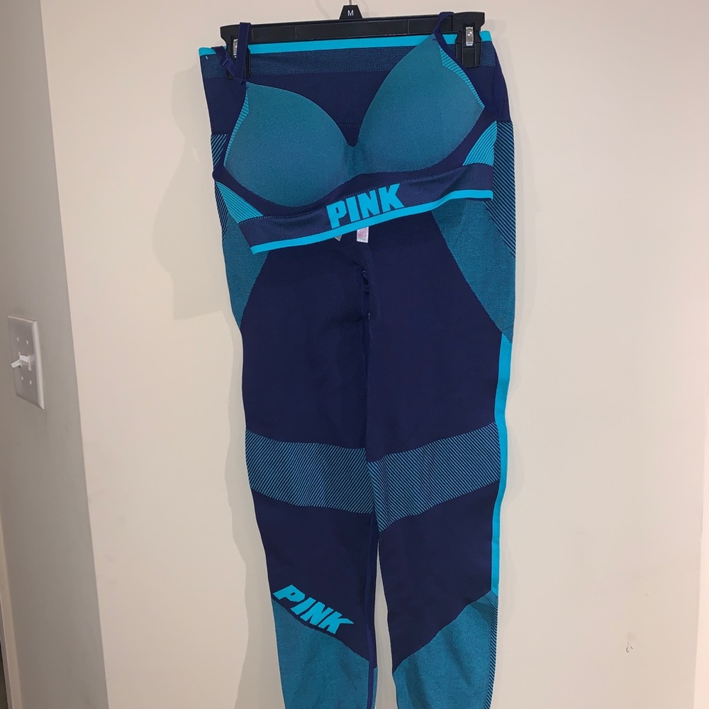 Workout set (bra and seamless leggings)